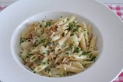 Pasta met Peer, gorgonzolasaus en pecannoten