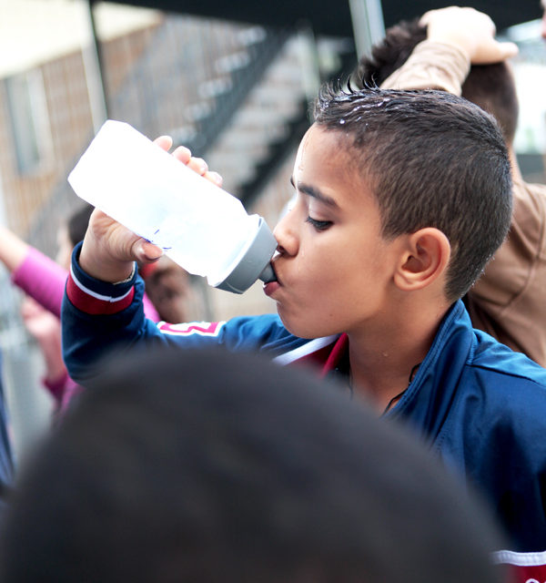 Samen stimuleren we het drinken van water en het eten van fruit tijdens de Avond4daagse in Epe