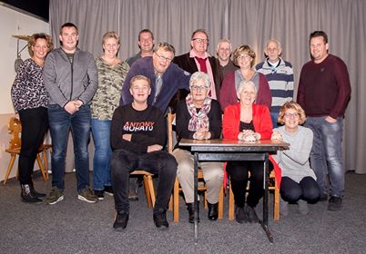 Toneelvereniging Burgerenk met blijspel “Aalbers antiek brocante”