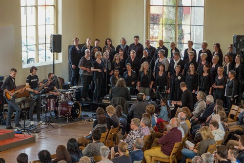 Shine zingt in Vaassense Dorpskerk