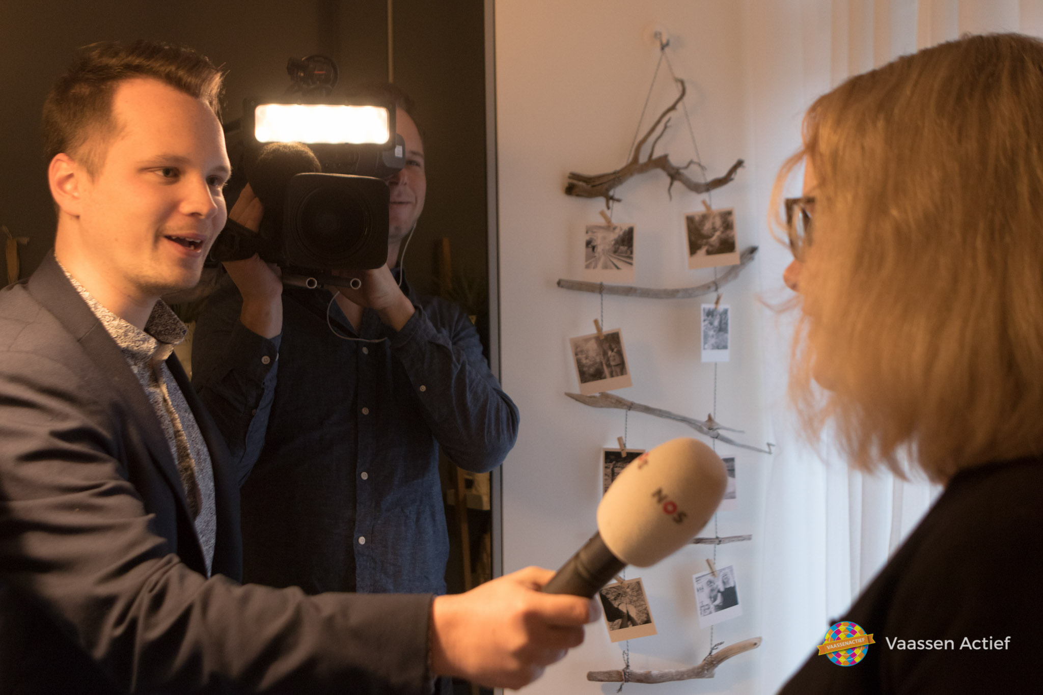 Elles van El-Decoration wordt geïnterviewd door de NOS