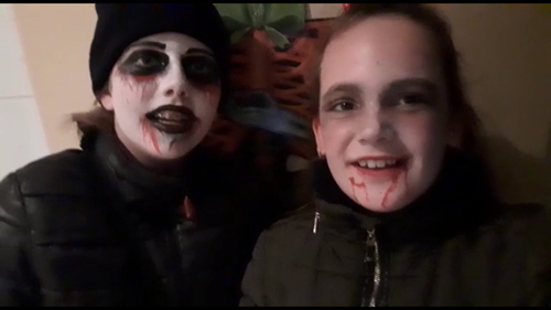 Jenthe en Nikki bij Halloween Spooktocht