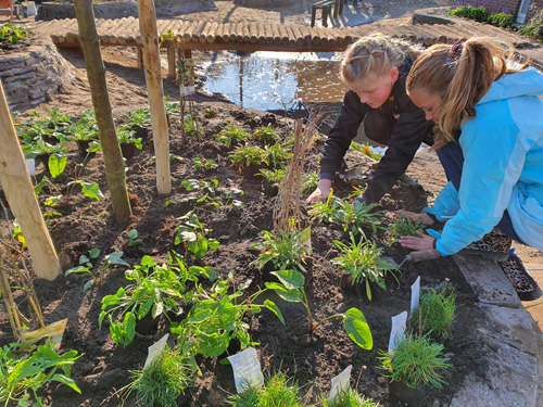 De nieuwe natuurspeelplaats van basisschool De Sprenge Vaassen is zoveel meer dan een schoolplein