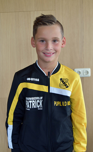 Pupil van de week Mick van de Beek bij Vios voetbal!
