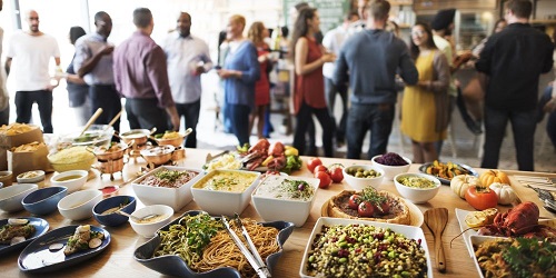 Samen eten: buffet in steunpunt de Hezebrink