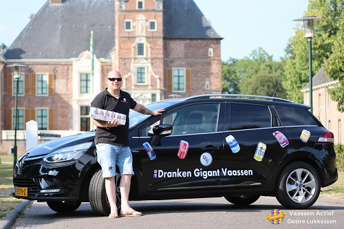 Dranken Gigant Vaassen Doneert 20 Trays Frisdrank aan de Voedselbank.
