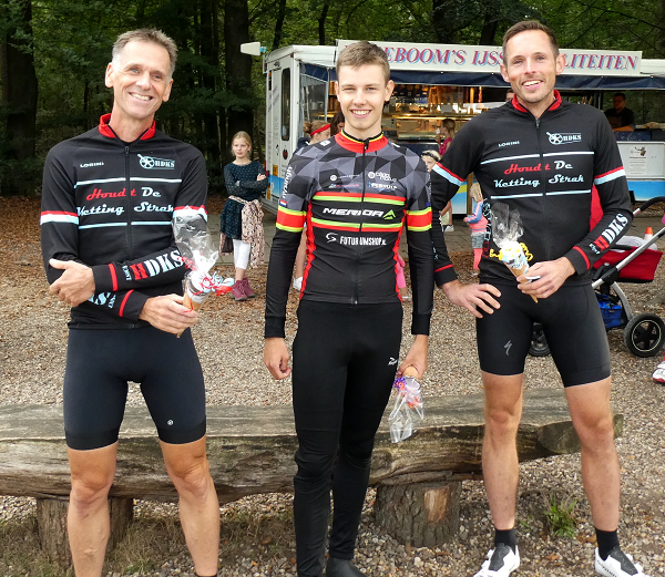 Jelle ter Weeme wint tijdrit de Zilveren Sigaret in een nieuw parcoursrecord.