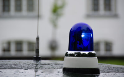 Politie zoekt dashcambeelden na branden in zendmasten