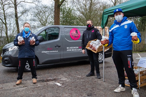 Oliebollen Drive-Thru bij SV Vaassen