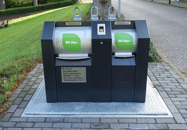 Nieuwe grondcontainers met twee kleppen voor restafval