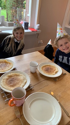 Leerkrachten van de Gerardus Majella brengen alle kinderen thuis een bezoek