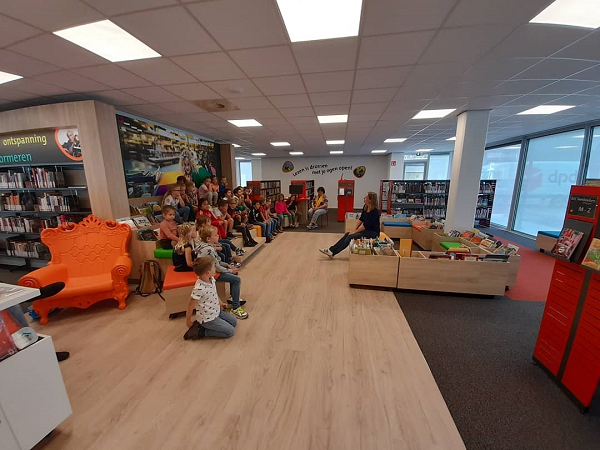 Groep 3 Basisschool Krugerstee Vaassen bracht bezoek aan Bibliotheek