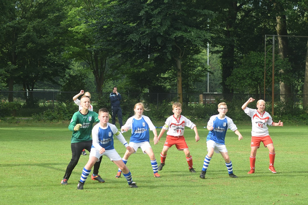 JO11-1 Vaassen wint spannende wedstrijd na strafschoppen.