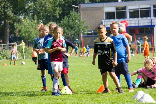 Vrolijk Voetbal Festijn  bij jeugd SV Vaassen