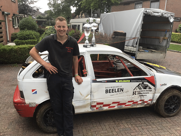 Autocrosser Niek Zweers uit Emst wint ook 3e wedstrijd in Toldijk