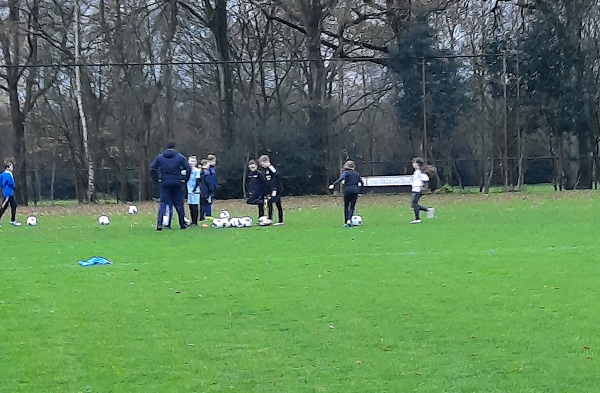 Jeugd SV Vaassen  traint woensdagmiddag