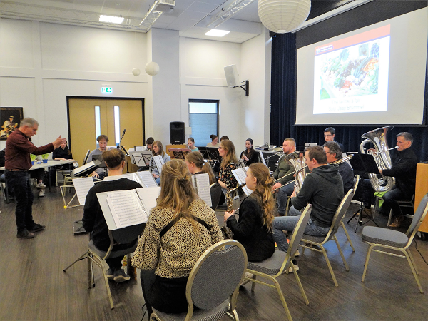 Veel publiek voor jeugdconcert Muziekvereniging Prins Bernhard 