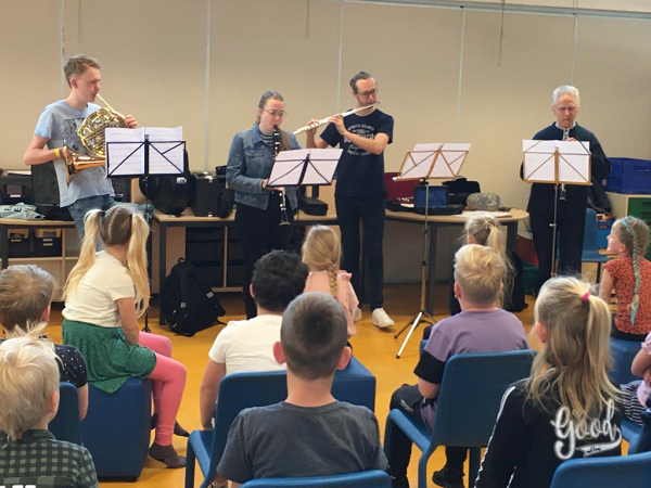 Concert op Emster scholen nodigt kinderen uit tot samenspel 