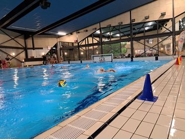 Zvv dames waterpolo winnen eerste wedstrijd van het seizoen!