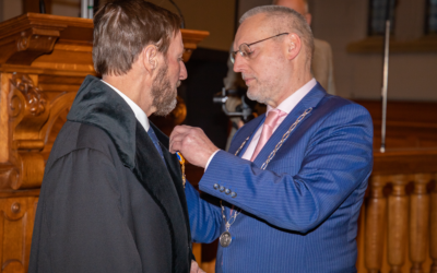 De heer H.G.L. Peels ontvangt Koninklijke onderscheiding