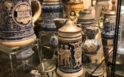 Bierpullen van Jan Kragt in het Museum Vaassen Historie