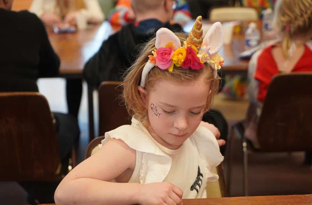 Carnaval Familiebingo bij de Kouwenaar met jeugdtrio Rossumdearpers