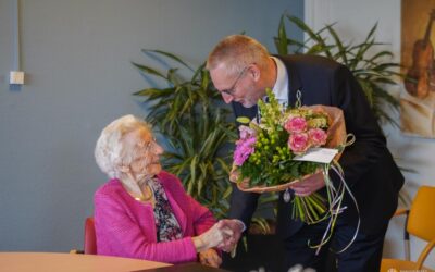 Mevrouw W. Sneller-Knippenberg oudste inwoonster van de gemeente Epe