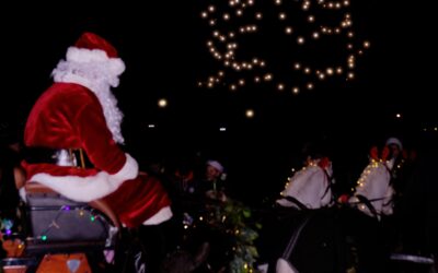 Feest: De Vecht ontsteekt kerstboom met honderden LED-lampjes