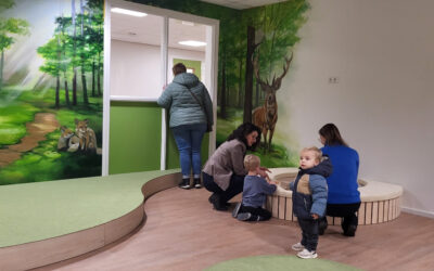 Spiekmoment voor kinderen en ouders in het nieuwe pand van KOM kinderopvang