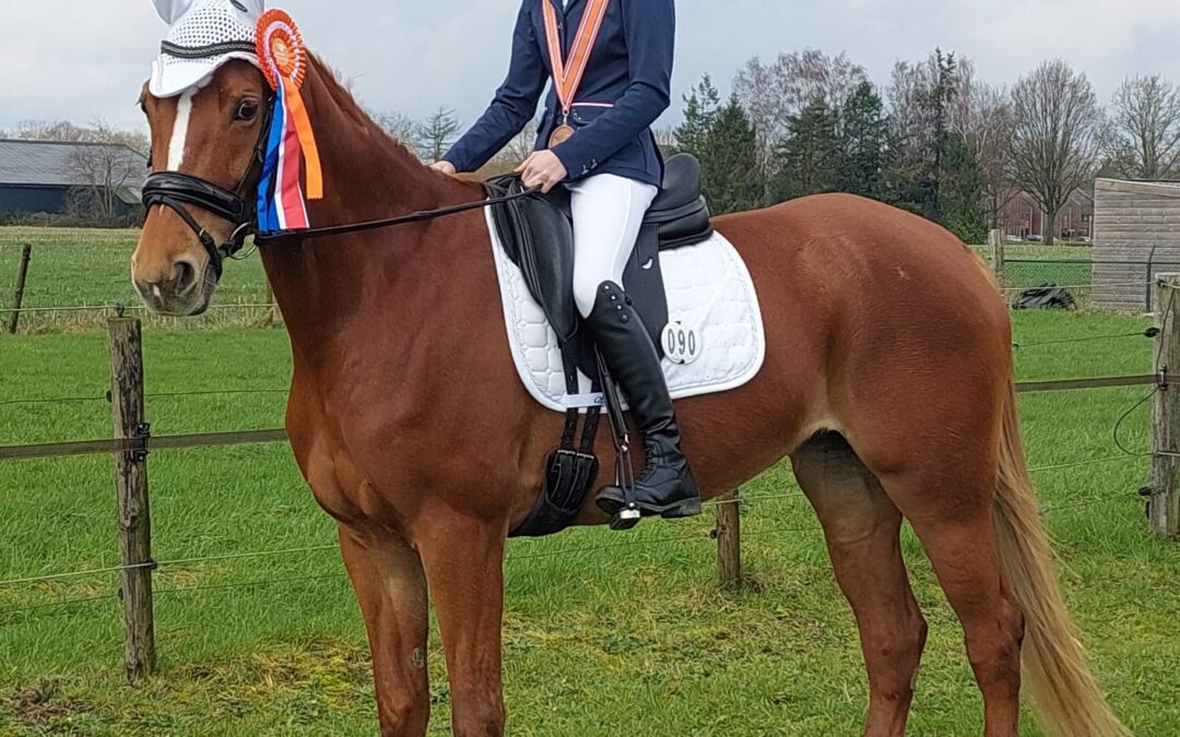 Florine Derks brons op NK Dressuur