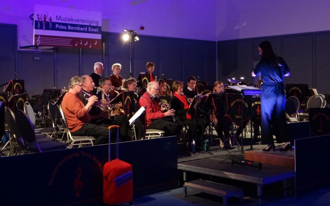 Emster muzikanten leveren mooie streken bij Voorjaarsconcert!