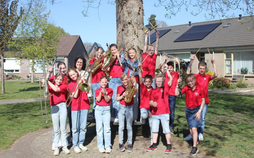 Leer een instrument bespelen bij muziekvereniging Prins Bernhard Emst
