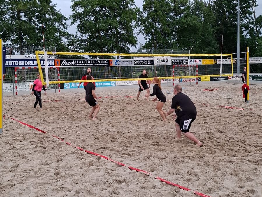 Beach Club Vaassen trapt nieuw beachvolleybalseizoen af