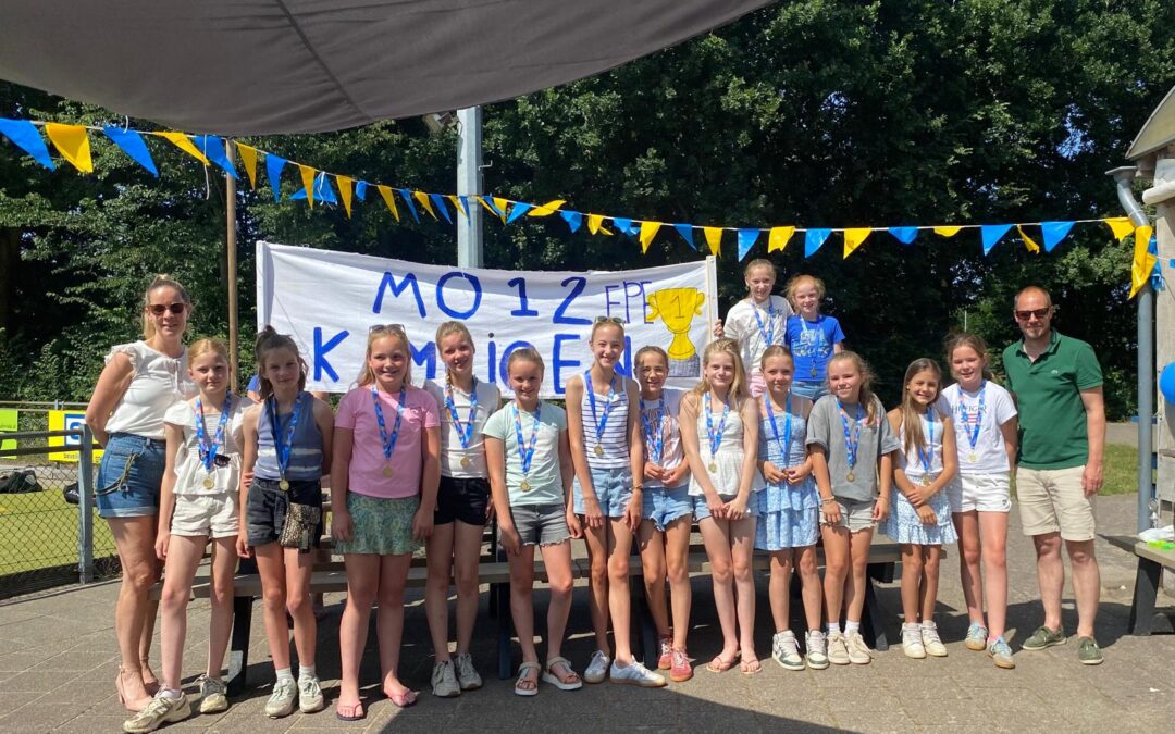 Kampioenen gehuldigd bij MHC, seizoen feestelijk afgesloten