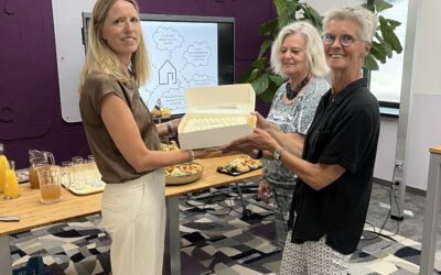 Twee Triada wooncoaches speciaal voor oudere huurders.