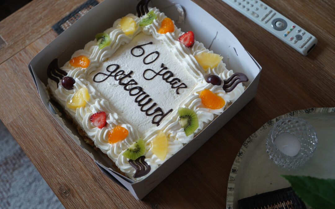 Wethouder bezoekt 60-jarig bruidspaar Pelamonia-Hanekamp