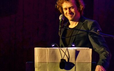 Betoverend Herfstconcert van zanger-pianist Roon Staal in Vaassen