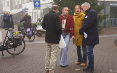 Gemeenteraad in gesprek met inwoners op de markt in Epe en Vaassen
