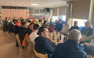 v.v. Emst proost tijdens nieuwjaarsreceptie op een sportief en ambitieus 2026