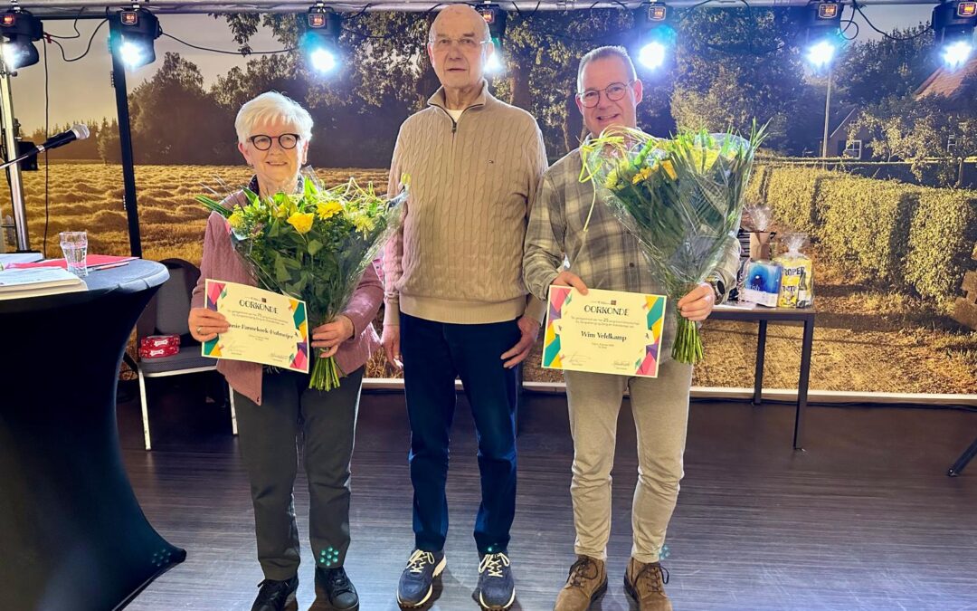 Jubilarissen bij Zangvereniging Zang en Vriendschap