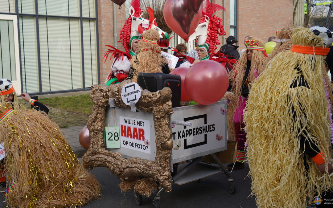 Carnaval feestelijk van start in Nederland en Vaassen