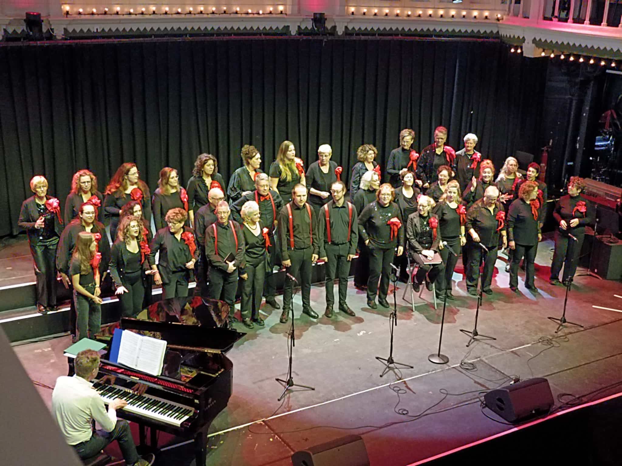 Zang en Vriendschap Paradiso liggend