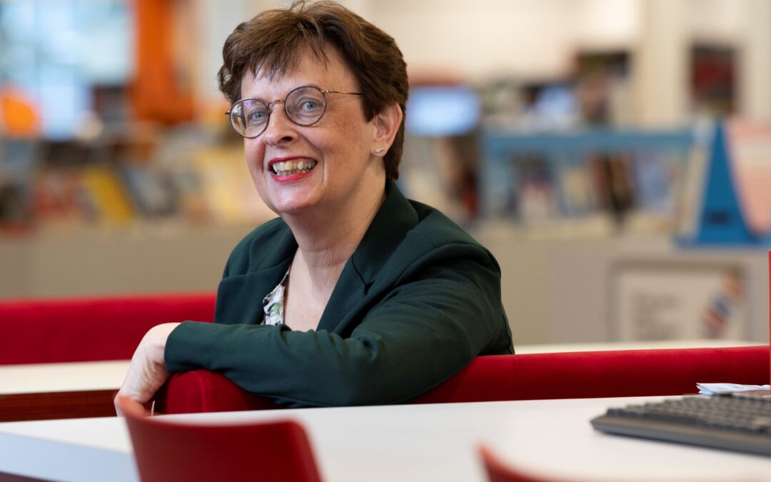 Directeur Hetty van de Weg neemt na twintig jaar afscheid van Bibliotheek Noord Veluwe
