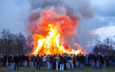 Groot succes voor traditioneel Paasvuur bij Buurtschap ’t Loar