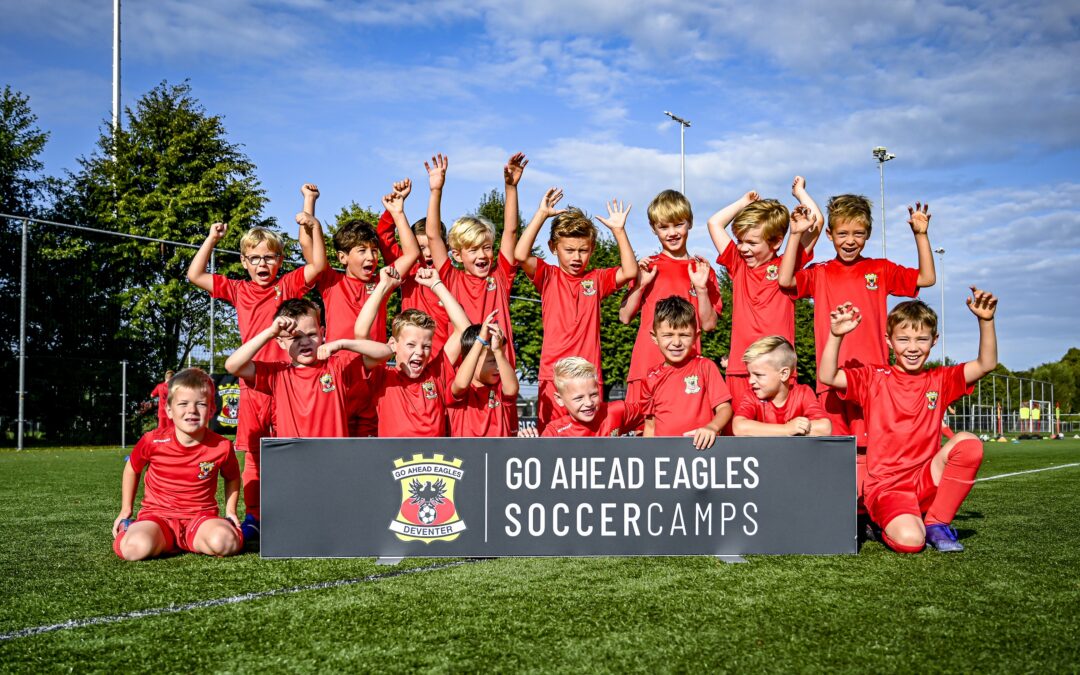 Go Ahead Eagles trekt met Soccer Camps regio in tijdens zomervakantie